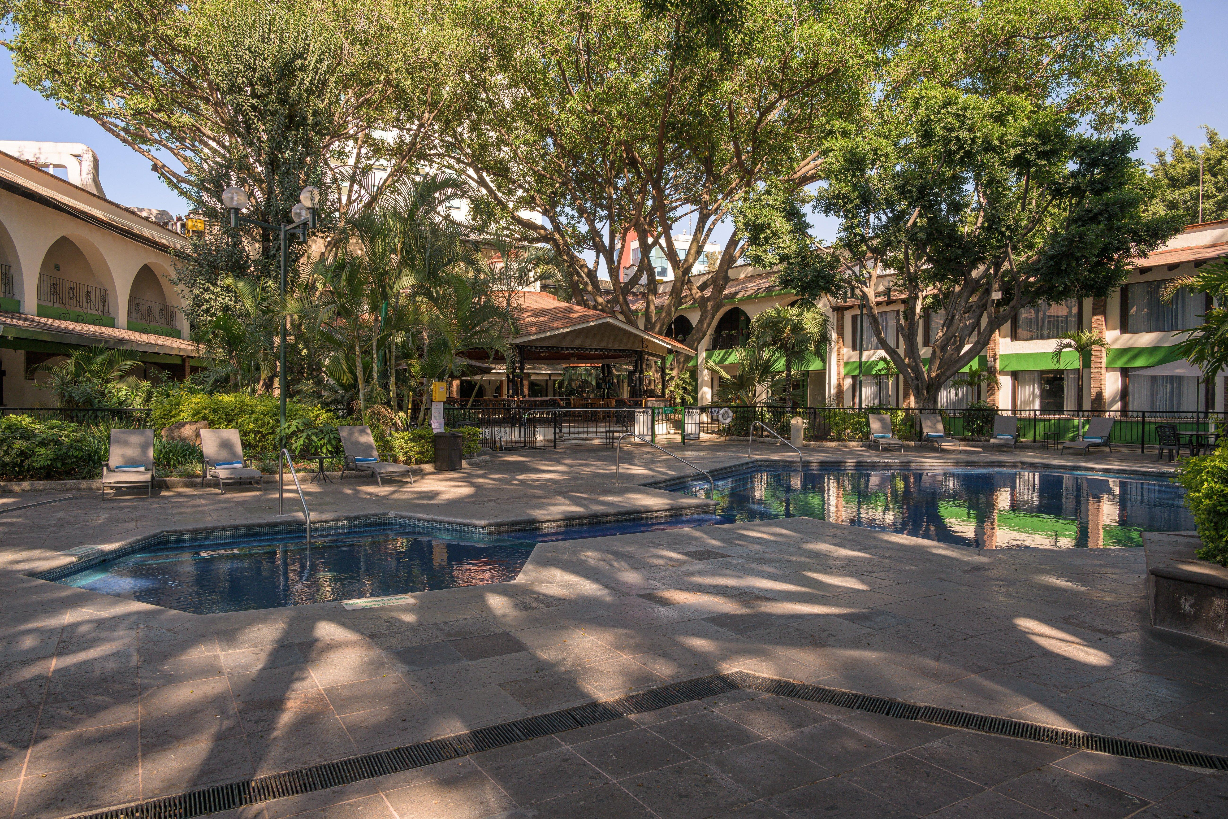 Holiday Inn Guadalajara Expo Plaza Del Sol By Ihg Zapopan Exterior photo