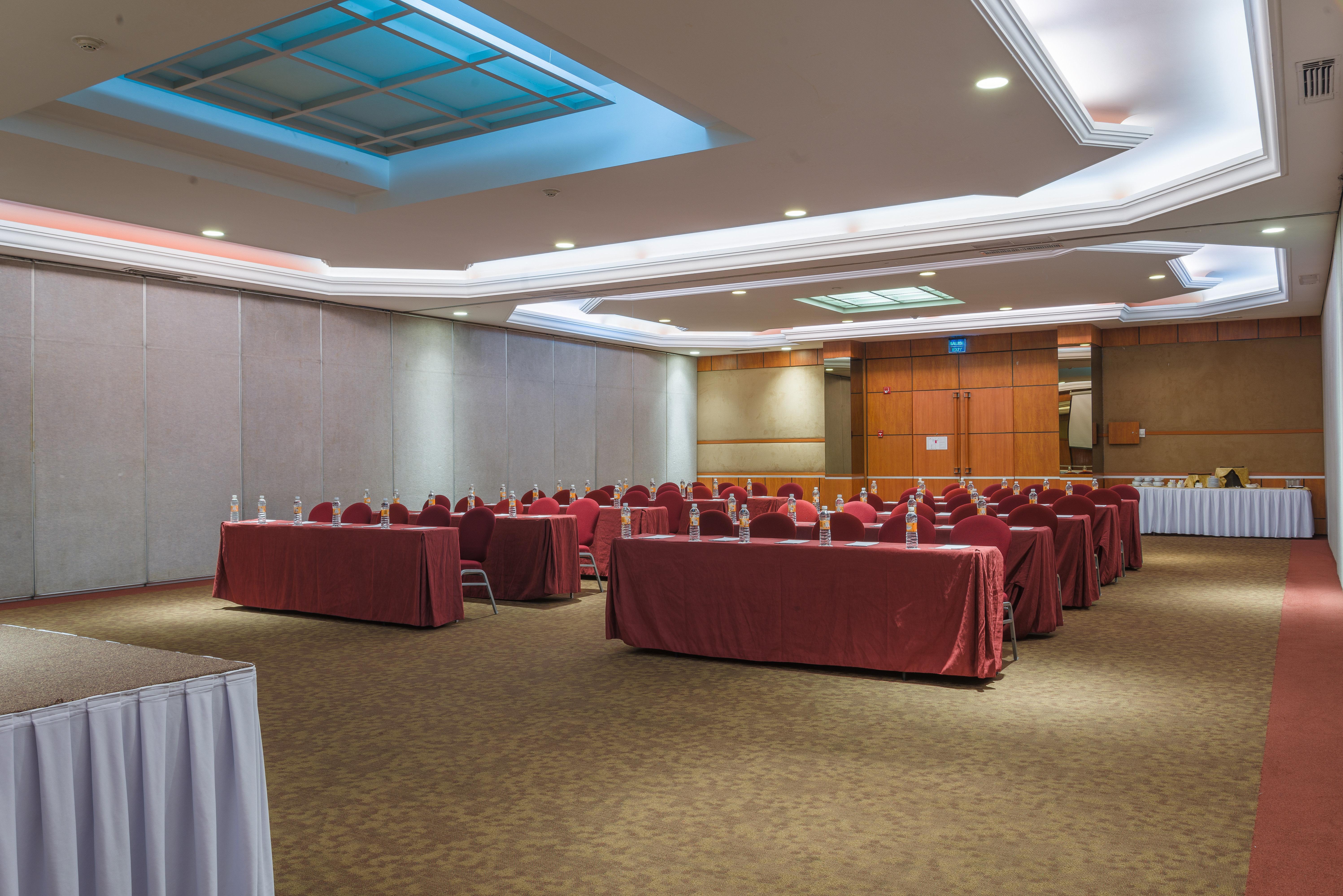 Holiday Inn Guadalajara Expo Plaza Del Sol By Ihg Zapopan Exterior photo